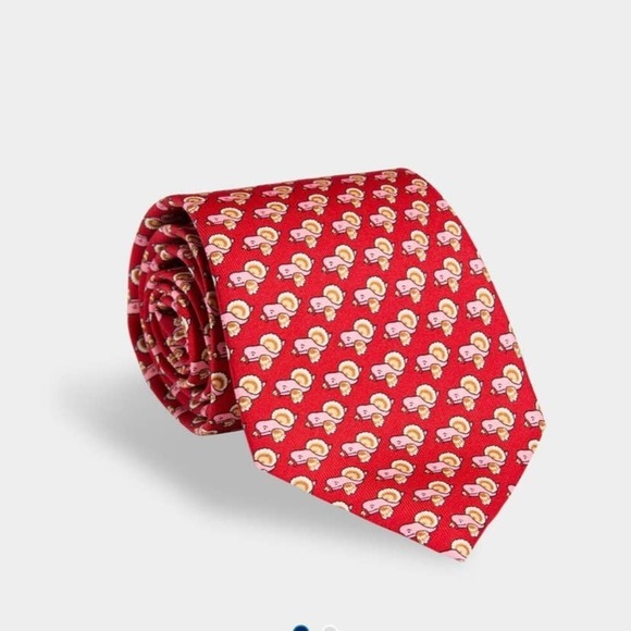 NEW Vineyard Vines Turkey Whale Printed Silk Tie - Picture 1 of 9